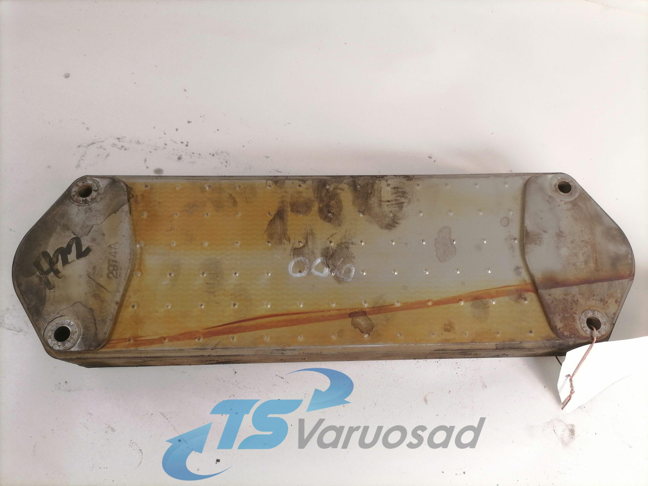 Scania Engine oil cooler 1543688 - Двигател и части за Камион: снимка 1 Scania Engine oil cooler 1543688 - Двигател и части за Камион: снимка 1