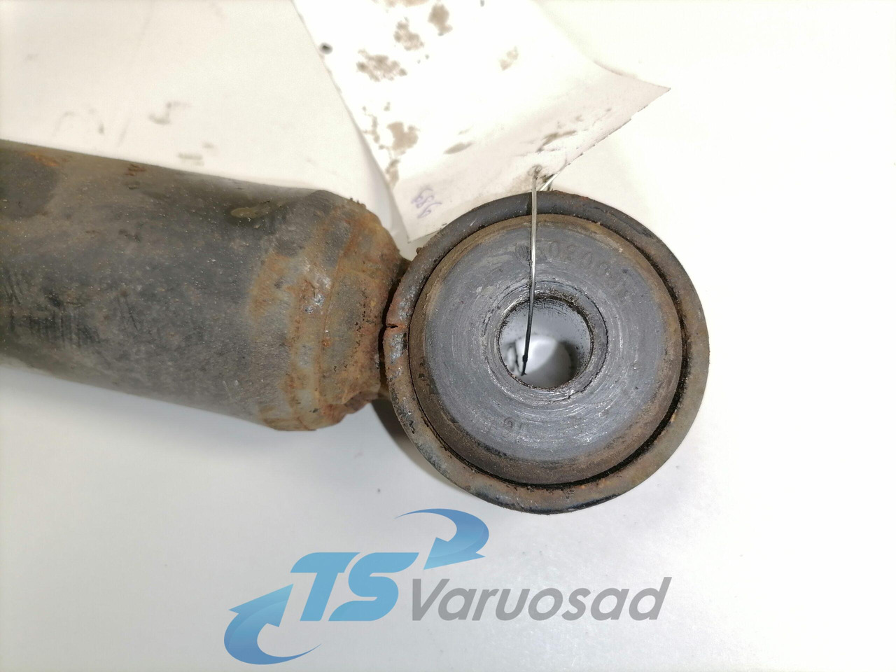 Scania First axel shock absorber T1330 - Амортизатор за Камион: снимка 2 Scania First axel shock absorber T1330 - Амортизатор за Камион: снимка 2