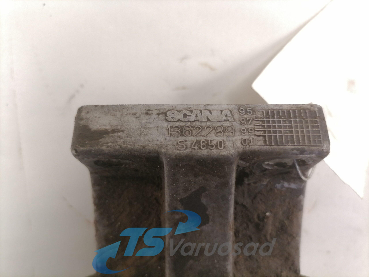 Scania Fuel filter unit 1362289 - Горивен филтър за Камион: снимка 3 Scania Fuel filter unit 1362289 - Горивен филтър за Камион: снимка 3