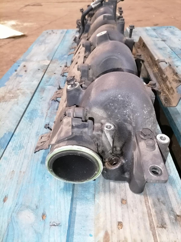 Scania Intake mainfold 2360430 - Всмукателен колектор за Камион: снимка 3 Scania Intake mainfold 2360430 - Всмукателен колектор за Камион: снимка 3