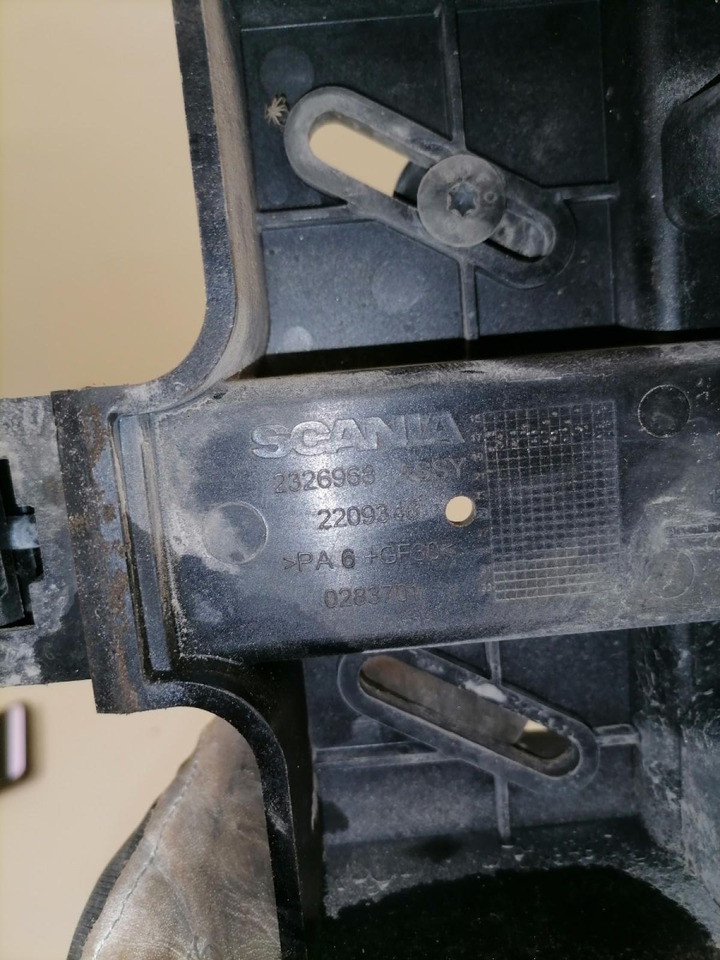 Scania Kabiini tuulesuunaja kandur 2326968 - Аеродинамика/ Спойлер за Камион: снимка 2 Scania Kabiini tuulesuunaja kandur 2326968 - Аеродинамика/ Спойлер за Камион: снимка 2