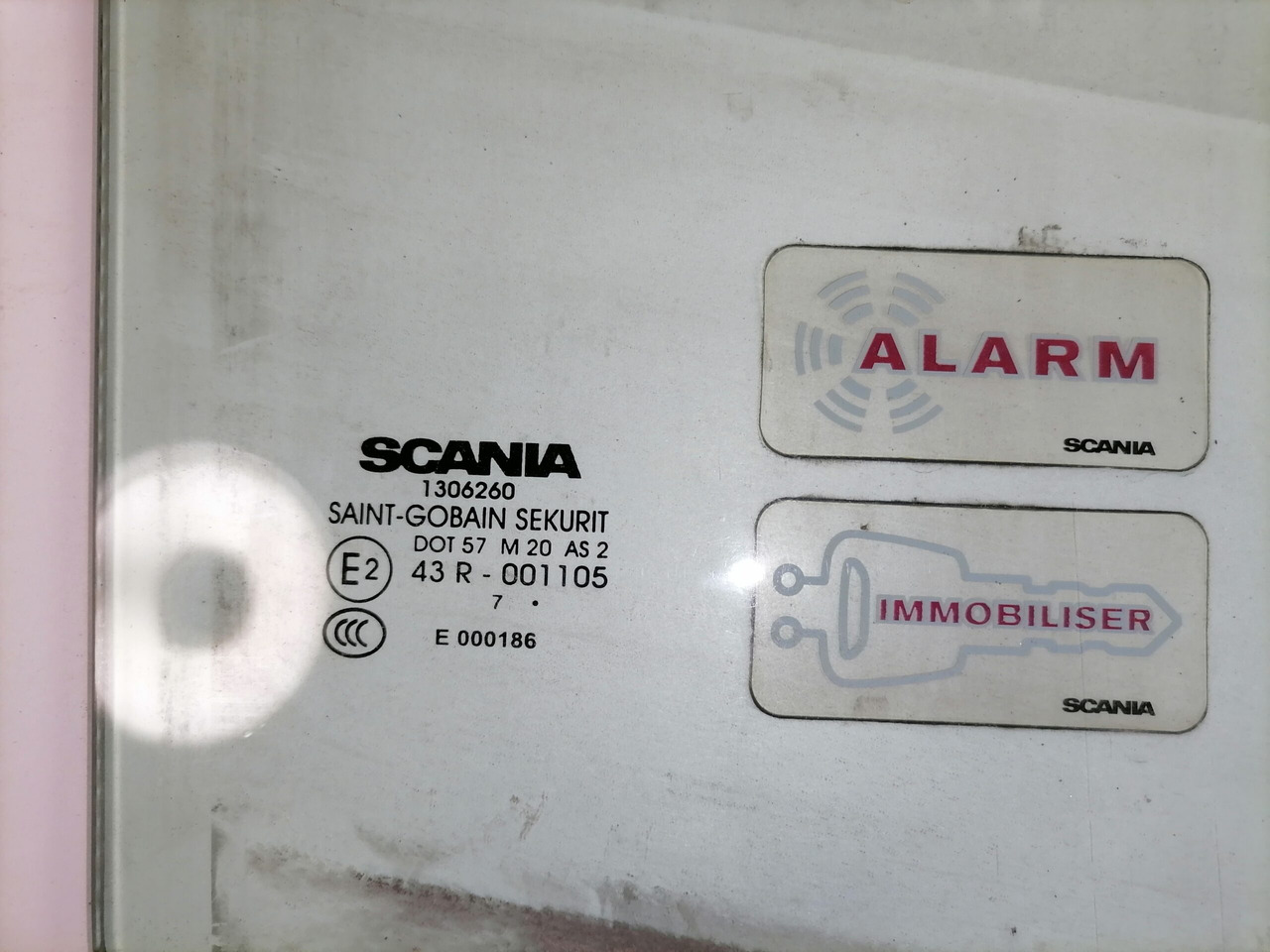 Scania Küljeklaas, parem 1306260 - Стъкло и части за Камион: снимка 4 Scania Küljeklaas, parem 1306260 - Стъкло и части за Камион: снимка 4