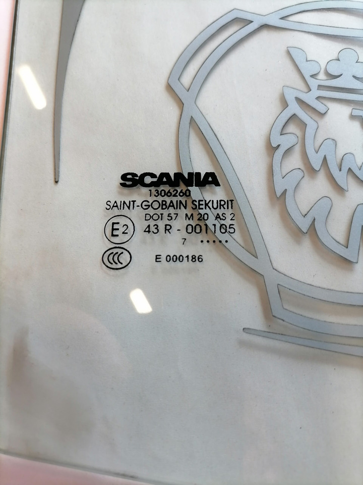 Scania Küljeklaas, parem 1306260 - Стъкло и части за Камион: снимка 3 Scania Küljeklaas, parem 1306260 - Стъкло и части за Камион: снимка 3