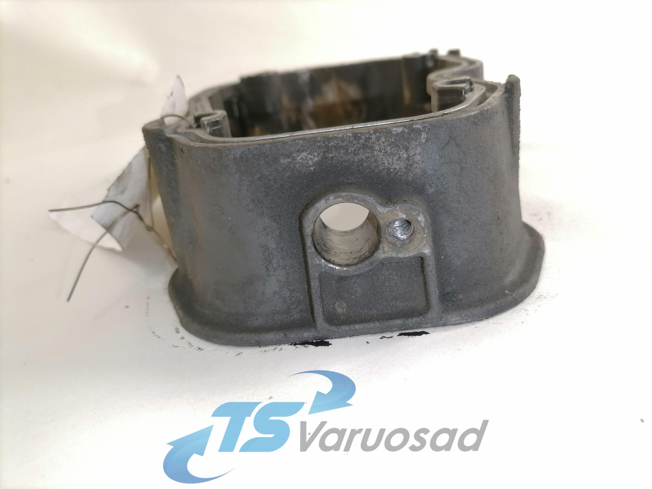 Scania Ladder frame 1880754 - Глава на блока за Камион: снимка 3 Scania Ladder frame 1880754 - Глава на блока за Камион: снимка 3