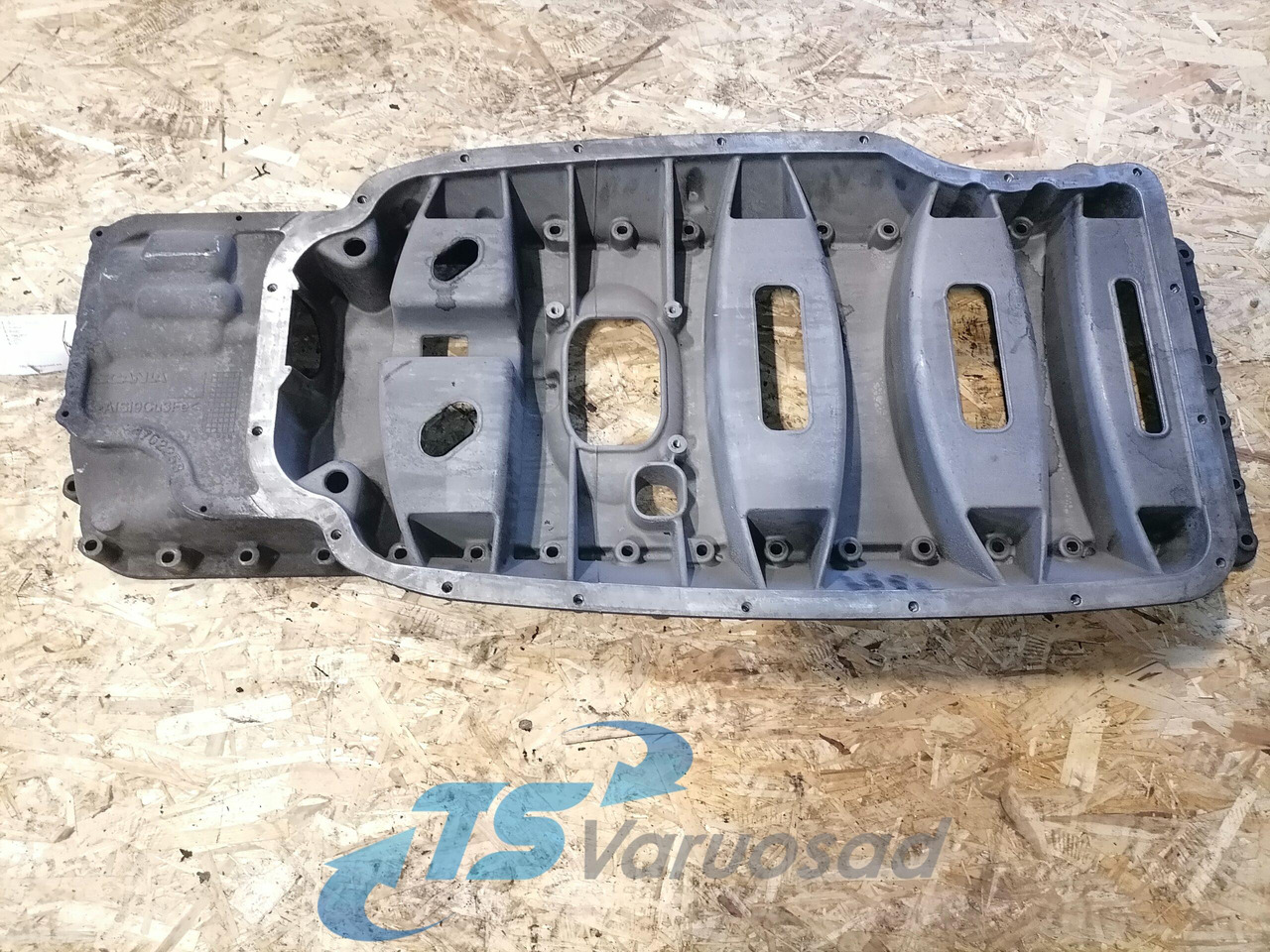 Scania Ladder frame 1942851 - Маслена вана за Камион: снимка 4 Scania Ladder frame 1942851 - Маслена вана за Камион: снимка 4
