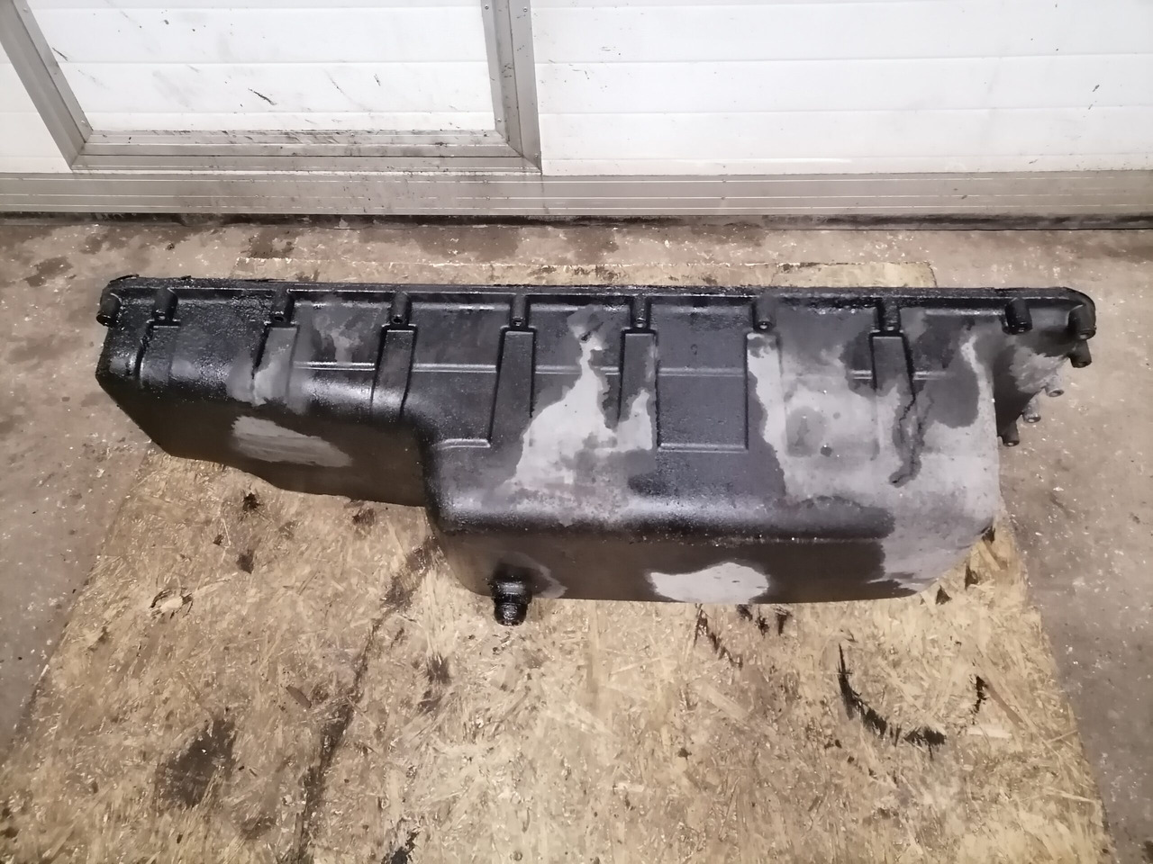 Scania Oil sump 1507199 - Маслена вана за Камион: снимка 3 Scania Oil sump 1507199 - Маслена вана за Камион: снимка 3