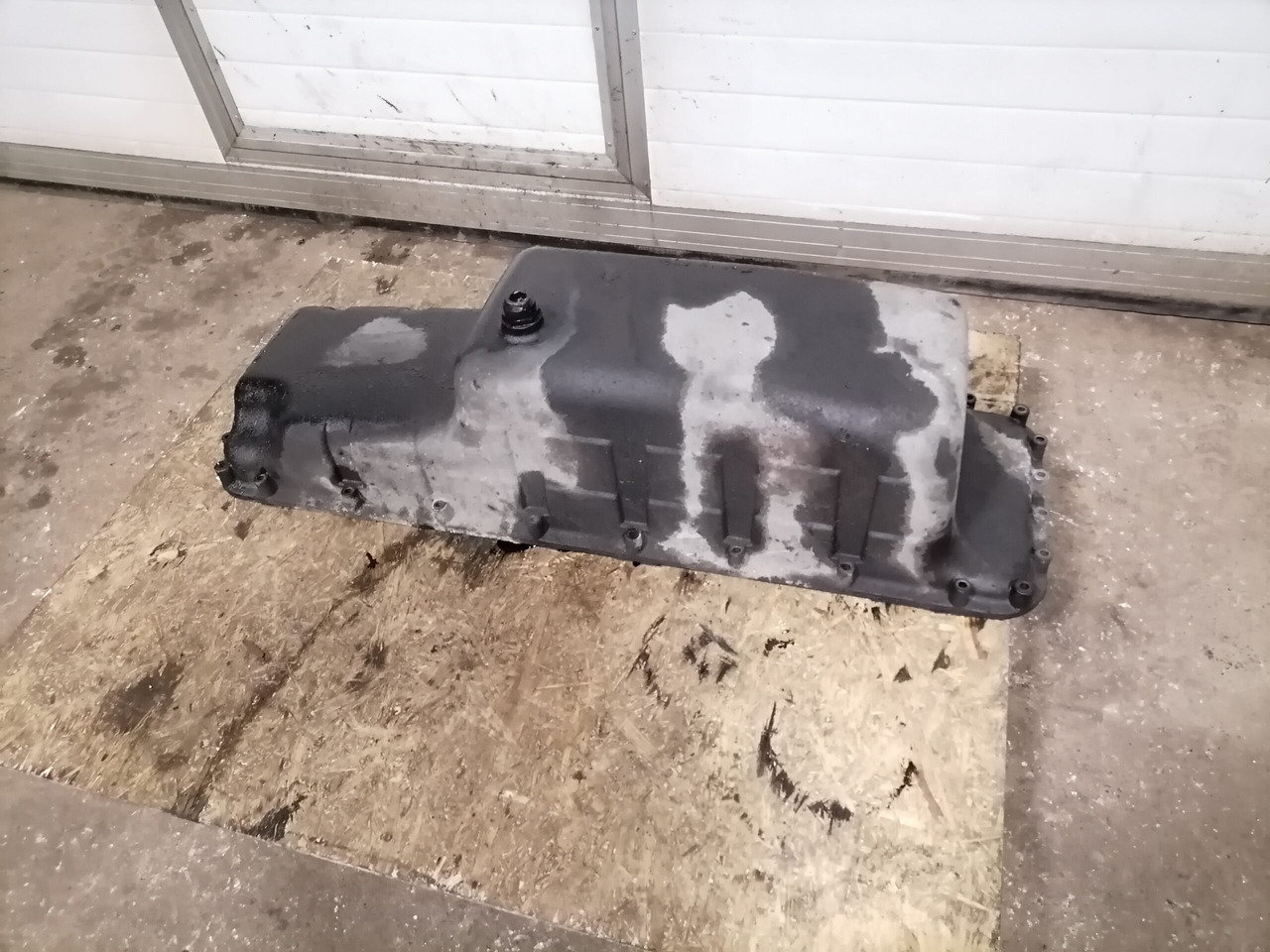 Scania Oil sump 1507199 - Маслена вана за Камион: снимка 4 Scania Oil sump 1507199 - Маслена вана за Камион: снимка 4