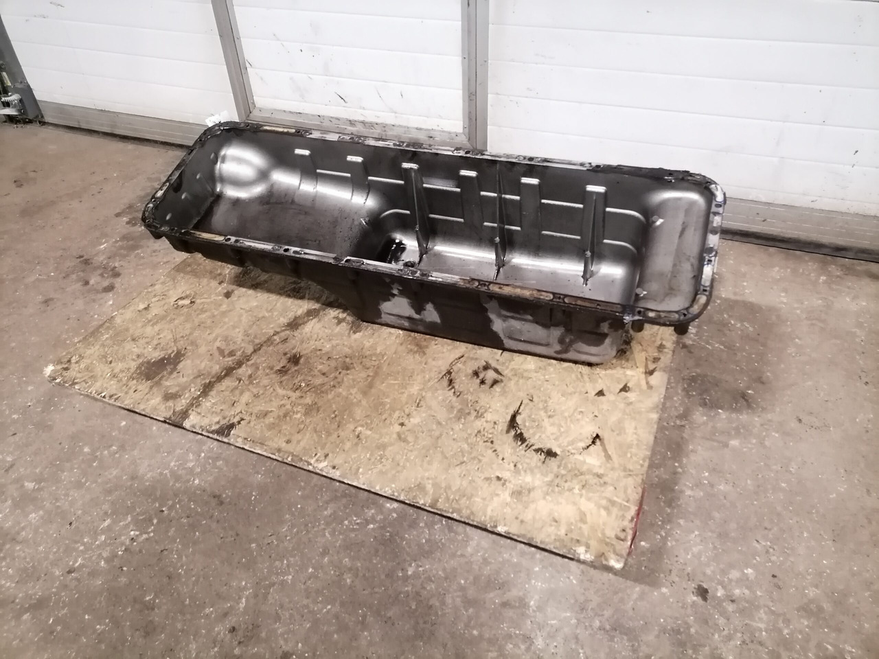Scania Oil sump 1507199 - Маслена вана за Камион: снимка 1 Scania Oil sump 1507199 - Маслена вана за Камион: снимка 1