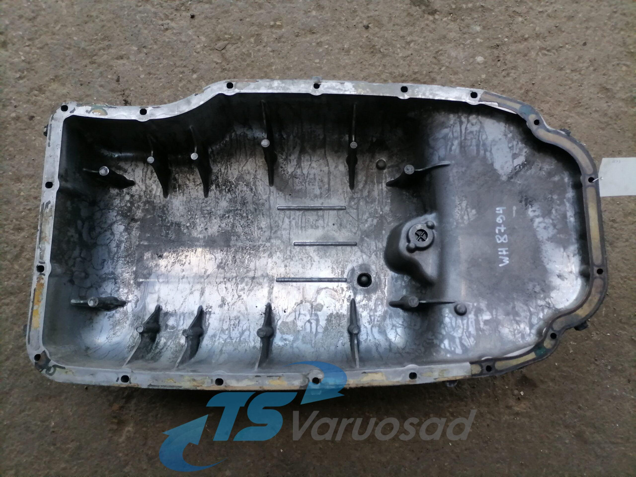 Scania Oil sump 1762255 - Маслена вана за Камион: снимка 3 Scania Oil sump 1762255 - Маслена вана за Камион: снимка 3