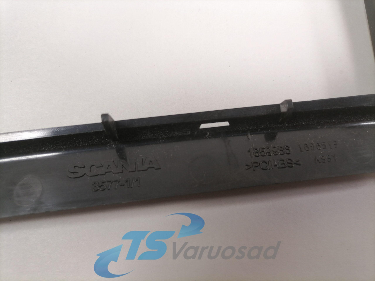 Scania Plastic cover 1859936 - Универсална част за Камион: снимка 3 Scania Plastic cover 1859936 - Универсална част за Камион: снимка 3