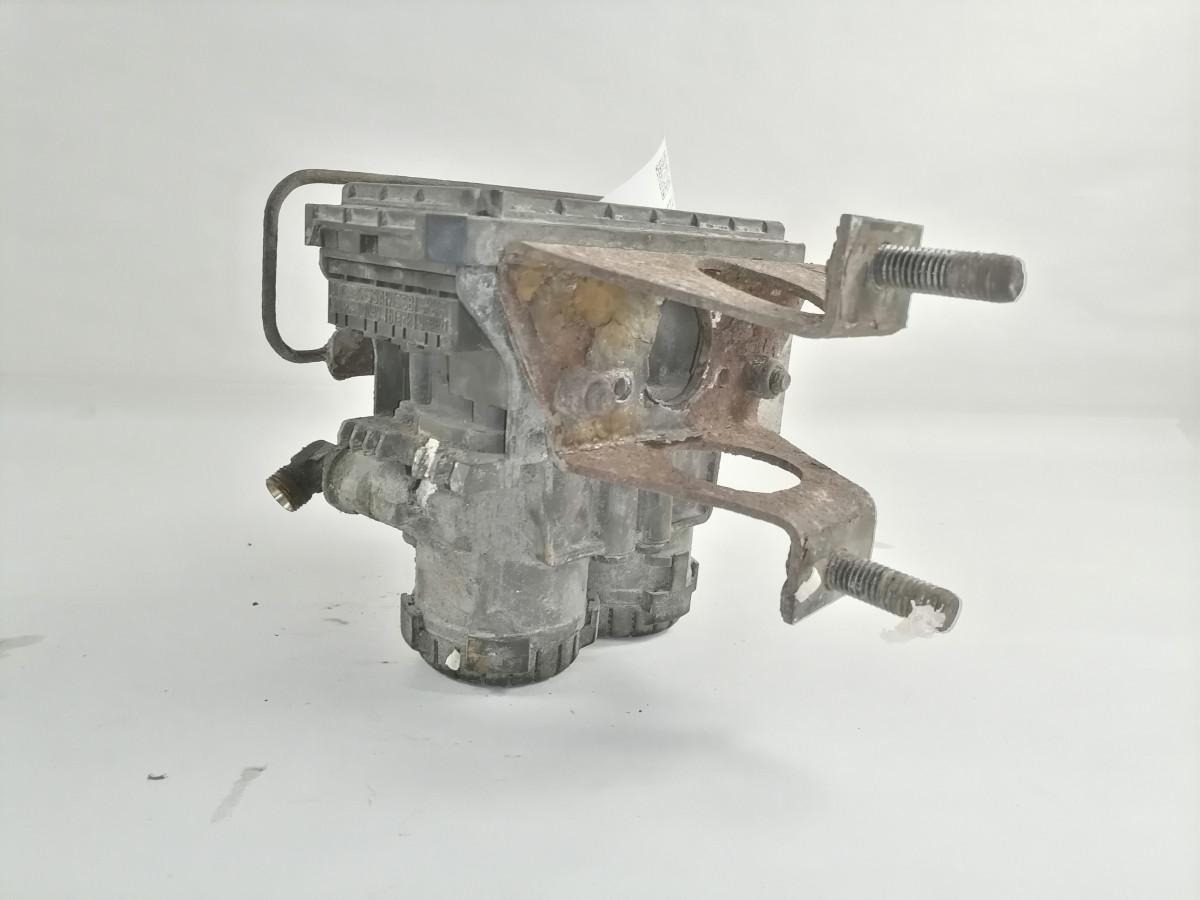 Scania Rear axel brake pressure control valve 1773677 - Спирачен клапан за Камион: снимка 4 Scania Rear axel brake pressure control valve 1773677 - Спирачен клапан за Камион: снимка 4