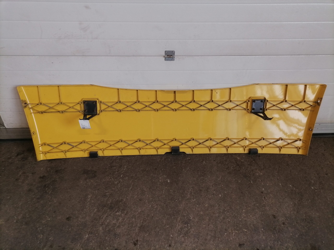Scania Scania cab wind deflector, roof 1731083 - Аеродинамика/ Спойлер за Камион: снимка 3 Scania Scania cab wind deflector, roof 1731083 - Аеродинамика/ Спойлер за Камион: снимка 3