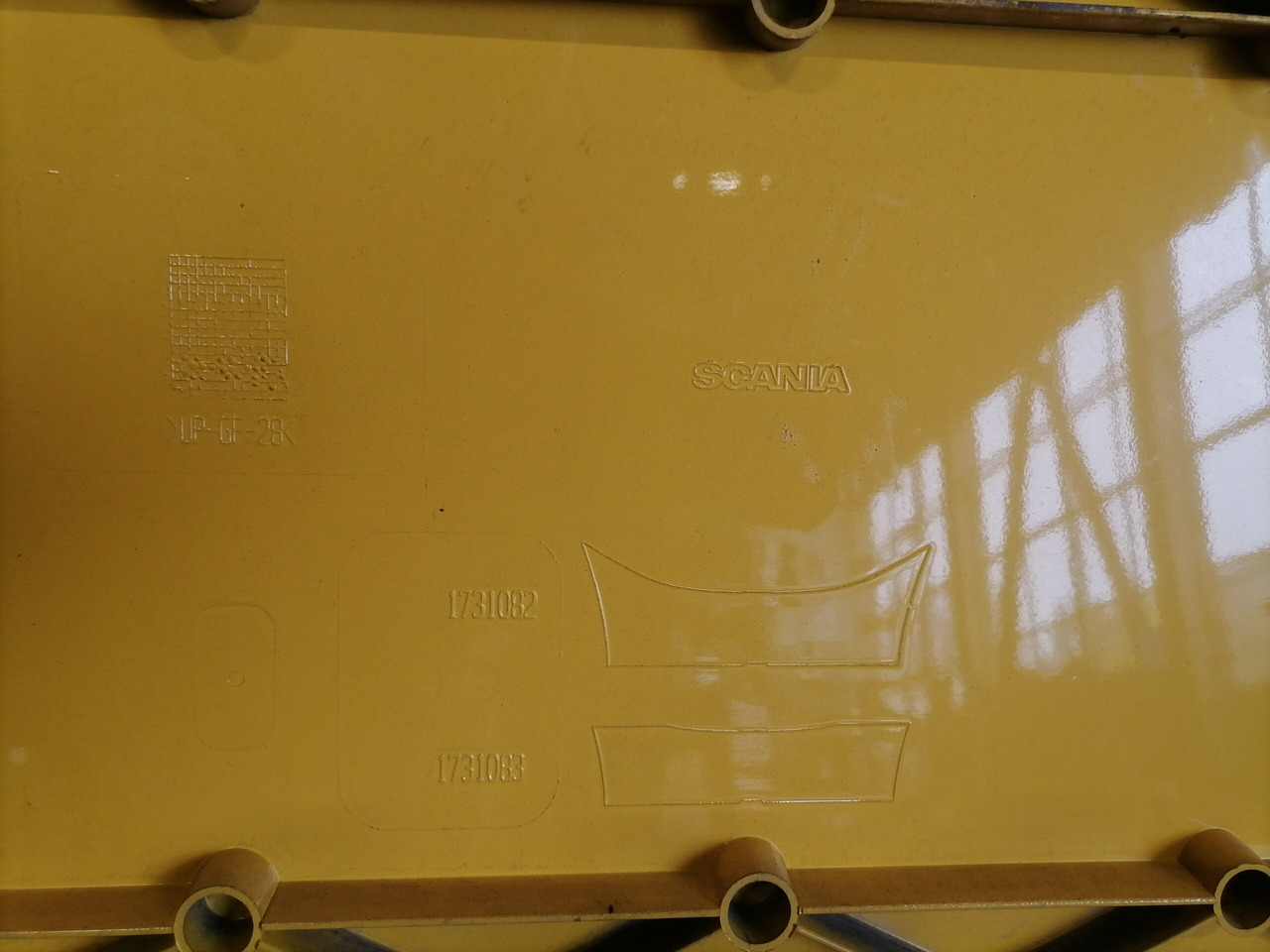Scania Scania cab wind deflector, roof 1731083 - Аеродинамика/ Спойлер за Камион: снимка 4 Scania Scania cab wind deflector, roof 1731083 - Аеродинамика/ Спойлер за Камион: снимка 4