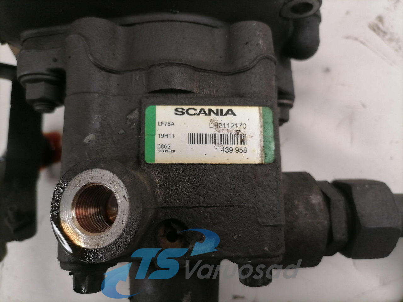 Scania Steering hydraulic pump 1439958 - Помпа на хидроусилвателя за Камион: снимка 2 Scania Steering hydraulic pump 1439958 - Помпа на хидроусилвателя за Камион: снимка 2
