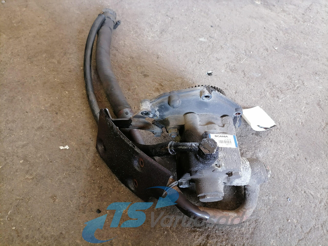 Scania Steering hydraulic pump 1457710 - Помпа на хидроусилвателя за Камион: снимка 2 Scania Steering hydraulic pump 1457710 - Помпа на хидроусилвателя за Камион: снимка 2