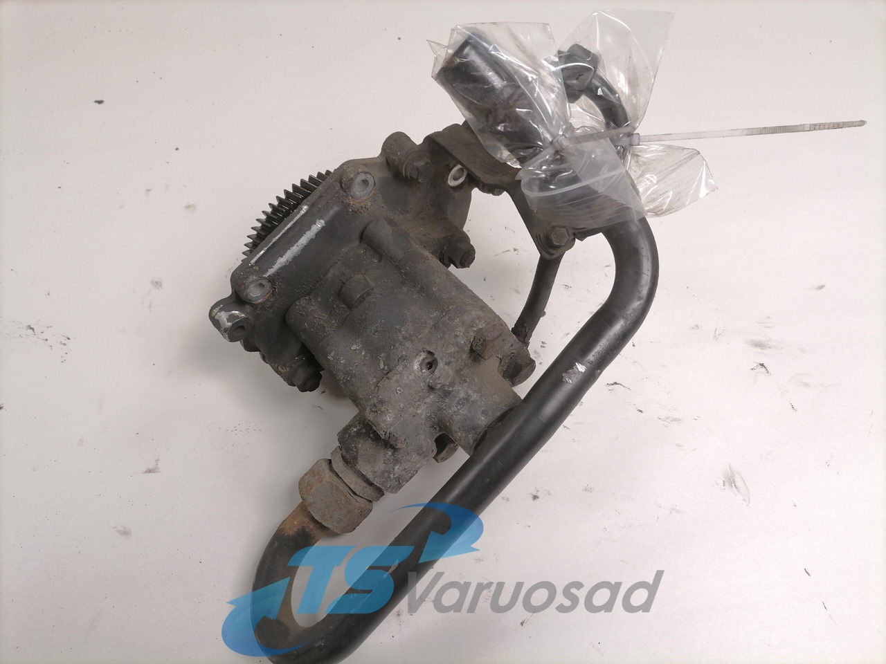 Scania Steering hydraulic pump 2108038 - Помпа на хидроусилвателя за Камион: снимка 2 Scania Steering hydraulic pump 2108038 - Помпа на хидроусилвателя за Камион: снимка 2