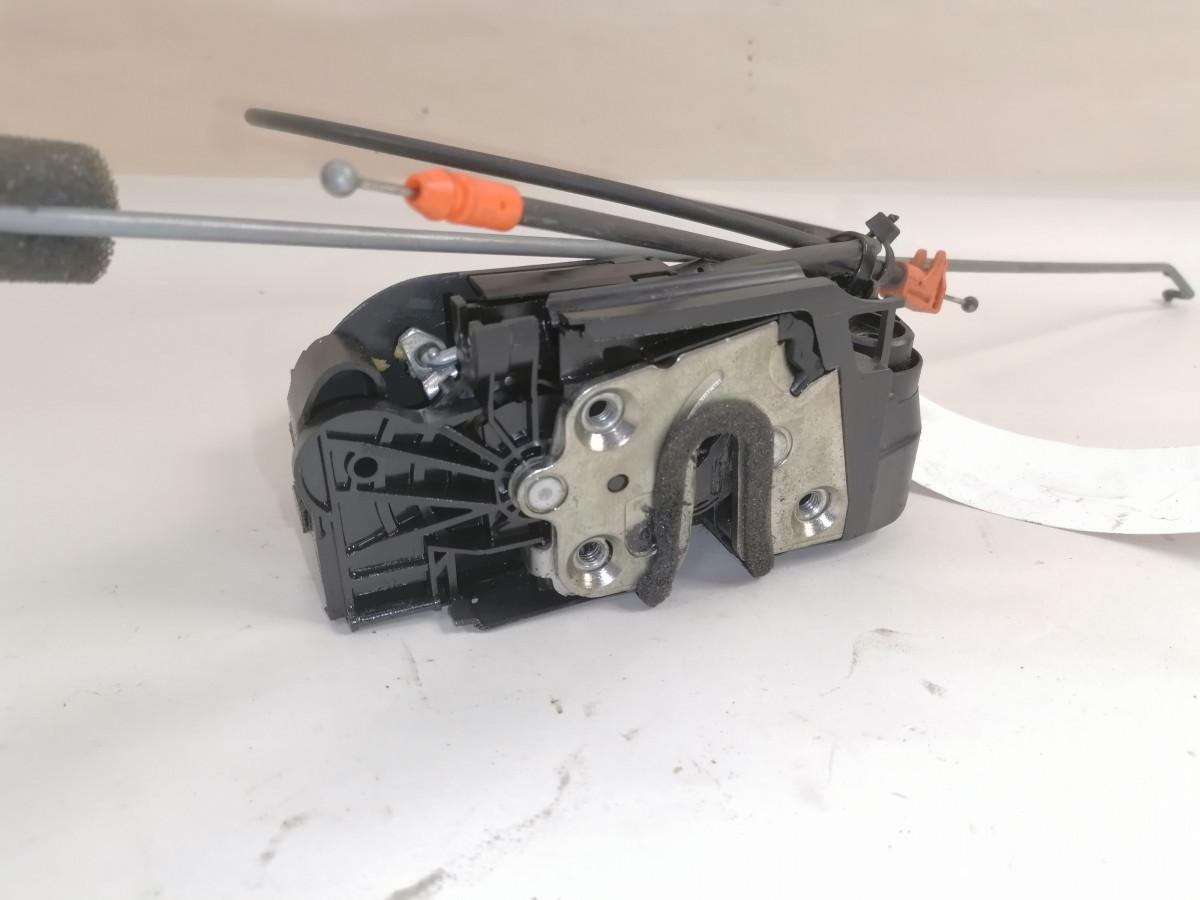 Scania Ukselukk, vasak 2640842 - Врата и части за Камион: снимка 3 Scania Ukselukk, vasak 2640842 - Врата и части за Камион: снимка 3