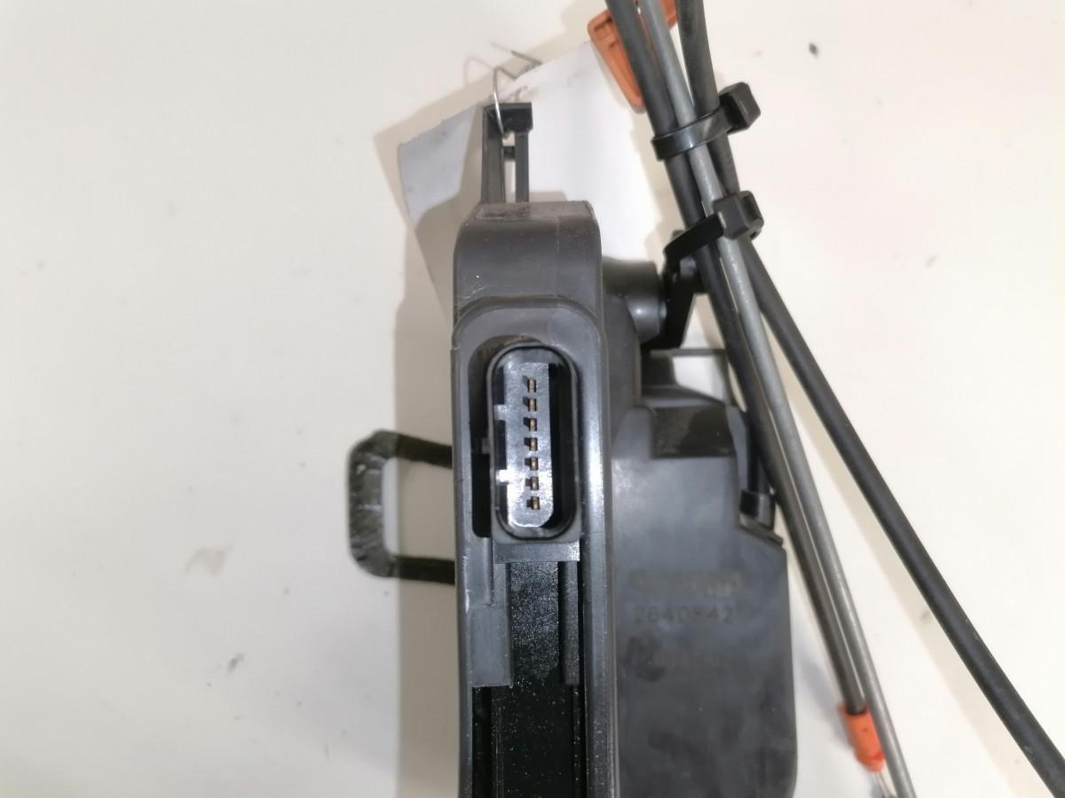 Scania Ukselukk, vasak 2640842 - Врата и части за Камион: снимка 5 Scania Ukselukk, vasak 2640842 - Врата и части за Камион: снимка 5