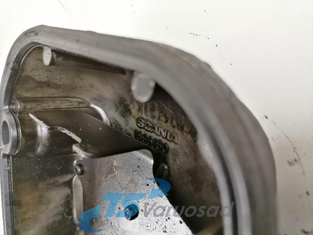 Scania Valve cover 1896139 - Глава на блока за Камион: снимка 4 Scania Valve cover 1896139 - Глава на блока за Камион: снимка 4