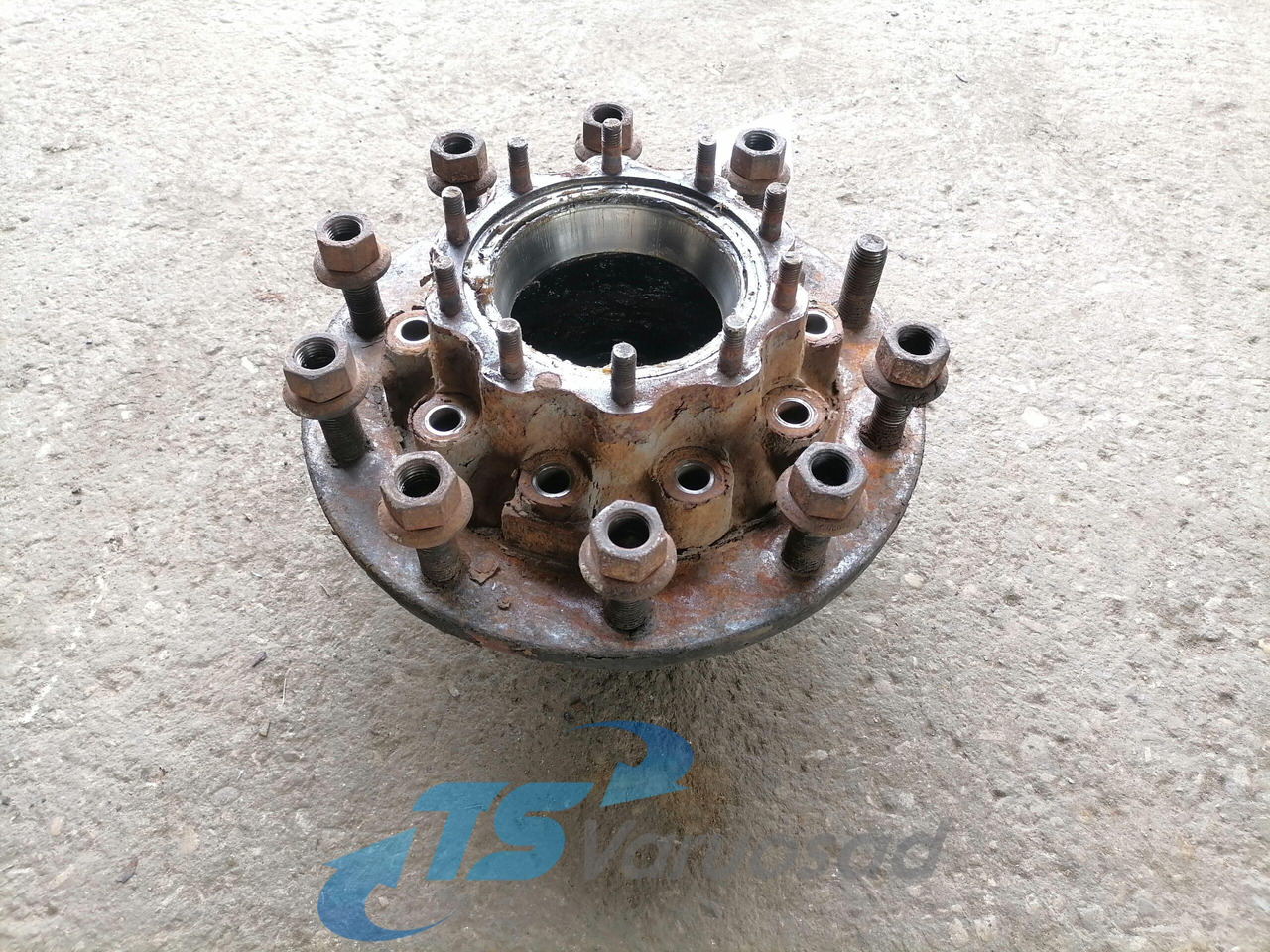 Scania Wheel hub 1382884 - Ступица за Камион: снимка 1 Scania Wheel hub 1382884 - Ступица за Камион: снимка 1