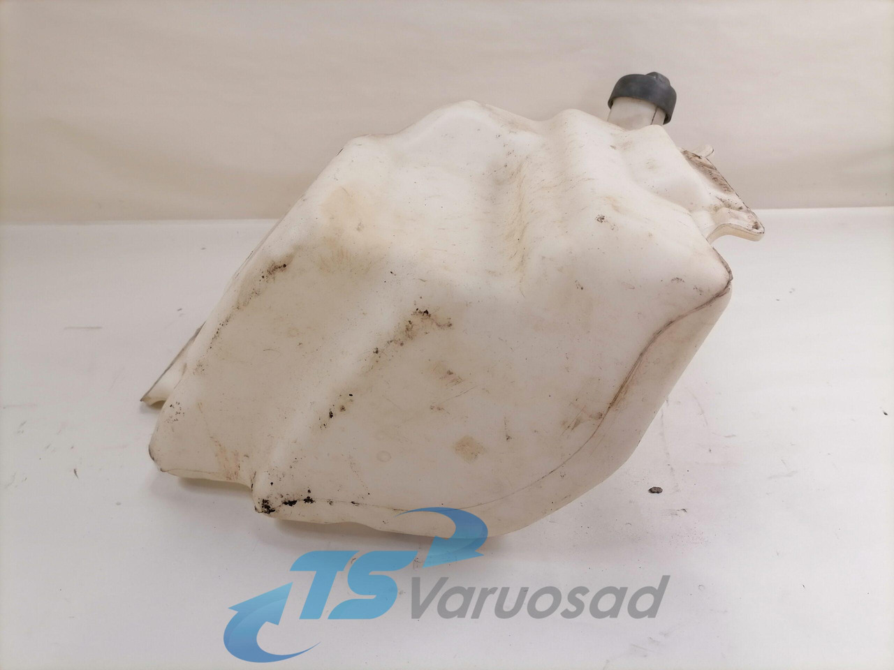Scania Windscreen washer fluid tank 1854255 - Чистачка за Камион: снимка 2 Scania Windscreen washer fluid tank 1854255 - Чистачка за Камион: снимка 2