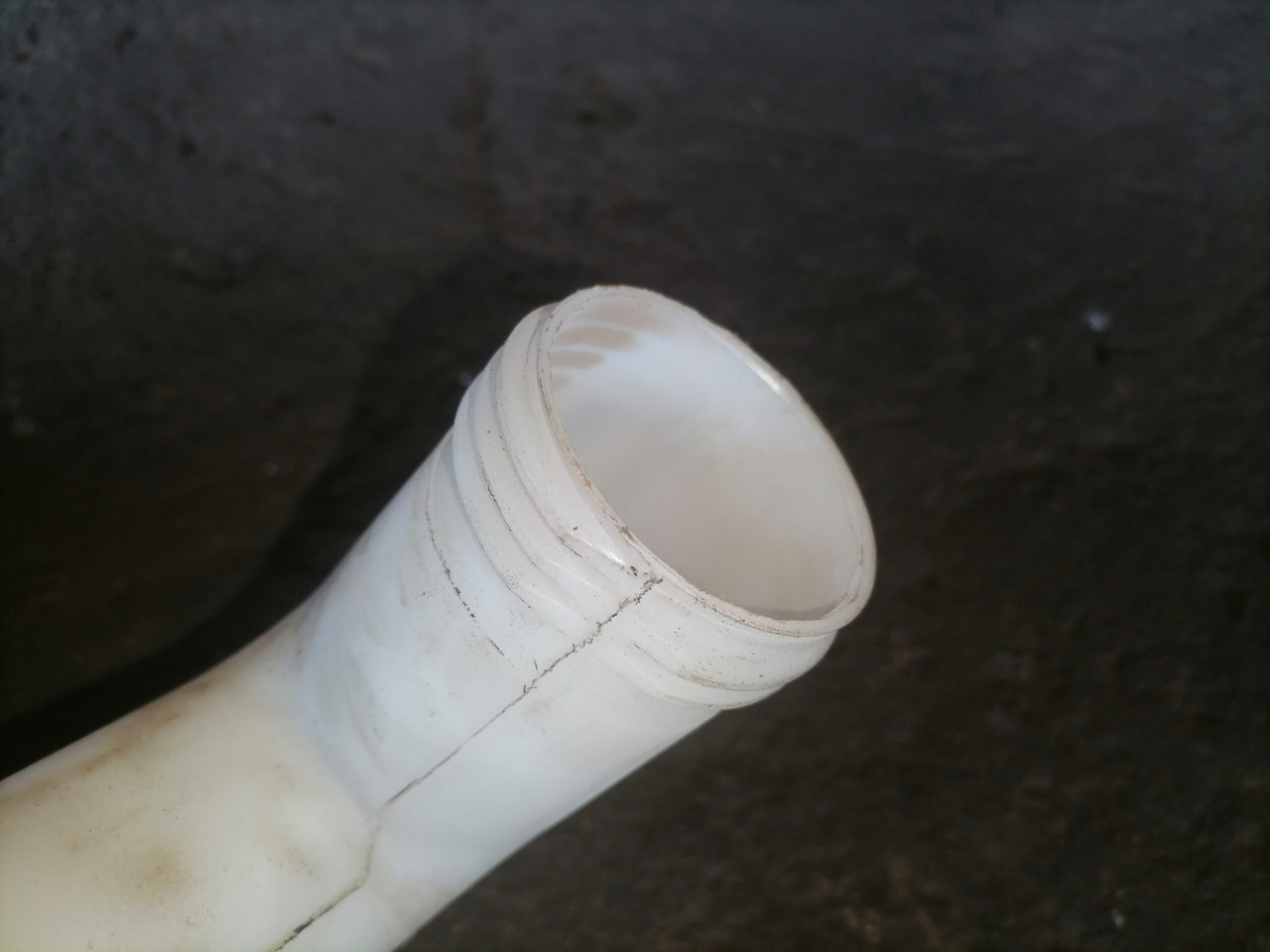 Scania Windscreen washer fluid tank 1854255 - Чистачка за Камион: снимка 5 Scania Windscreen washer fluid tank 1854255 - Чистачка за Камион: снимка 5