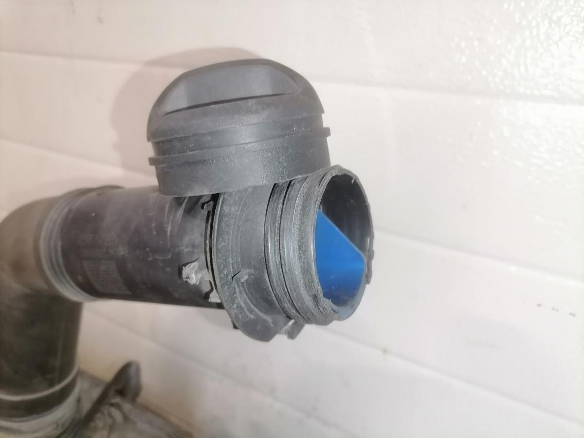 Scania Windscreen washer fluid tank 2512290 - Чистачка за Камион: снимка 5 Scania Windscreen washer fluid tank 2512290 - Чистачка за Камион: снимка 5