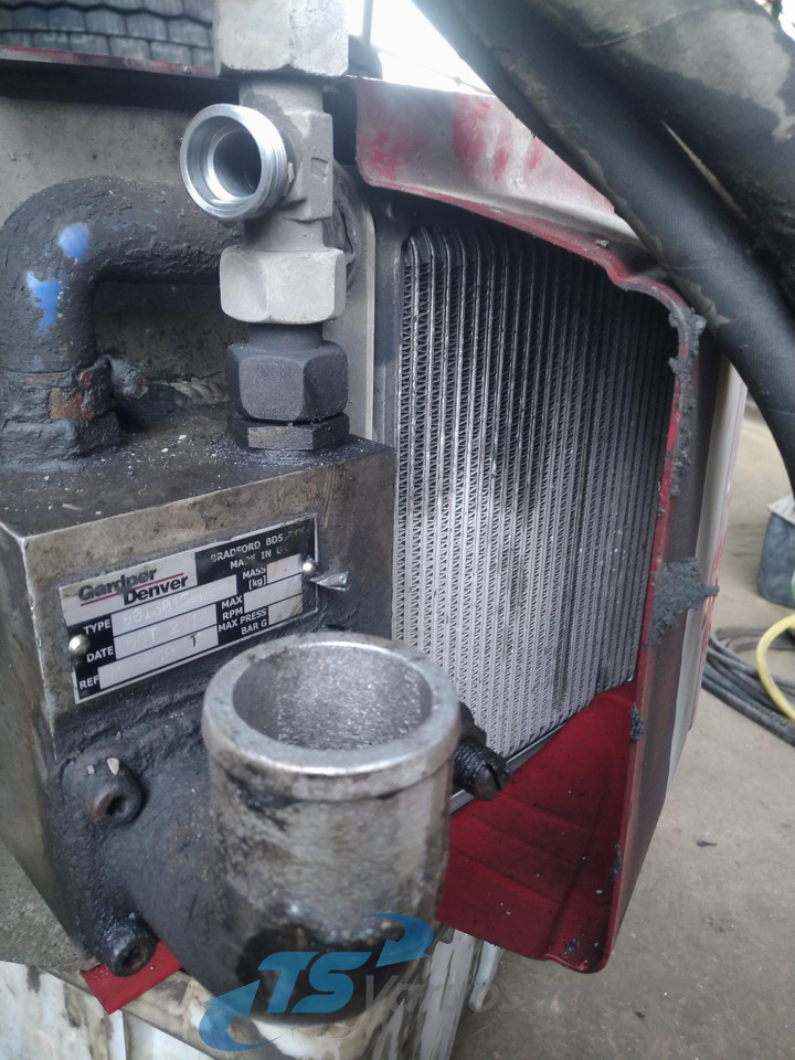 Хидравличен резервоар за Камион Universaalne Hydrulic oil cooler 8013015000-2: снимка 8
