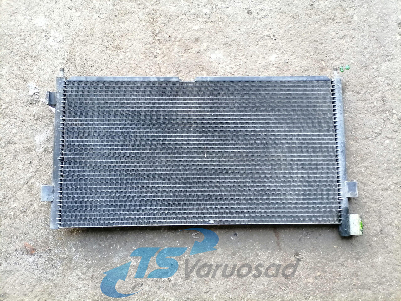Volvo A/C radiator 21086304 - Отопление/ Вентилация за Камион: снимка 1 Volvo A/C radiator 21086304 - Отопление/ Вентилация за Камион: снимка 1