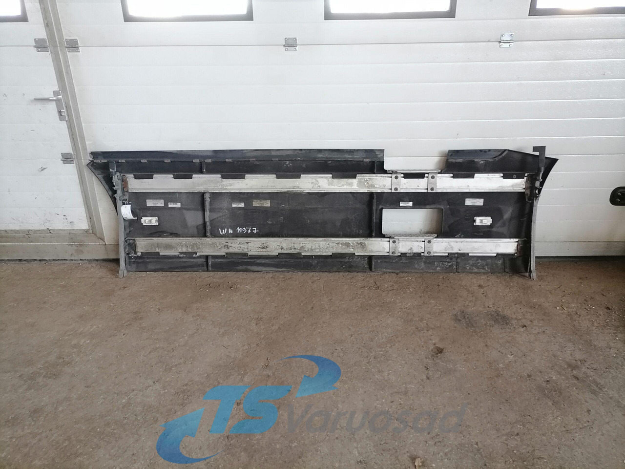 Volvo Air deflector 84046529 - Аеродинамика/ Спойлер за Камион: снимка 2 Volvo Air deflector 84046529 - Аеродинамика/ Спойлер за Камион: снимка 2
