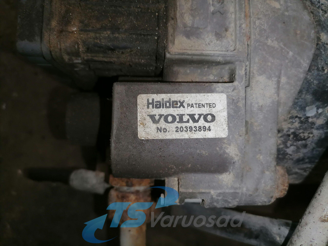 Volvo Air dryer 20393894 - Спирачен клапан за Камион: снимка 4 Volvo Air dryer 20393894 - Спирачен клапан за Камион: снимка 4