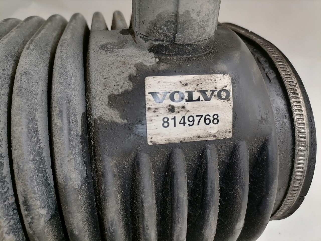 Volvo Air intake 8149768 - Всмукателна система за Камион: снимка 2 Volvo Air intake 8149768 - Всмукателна система за Камион: снимка 2