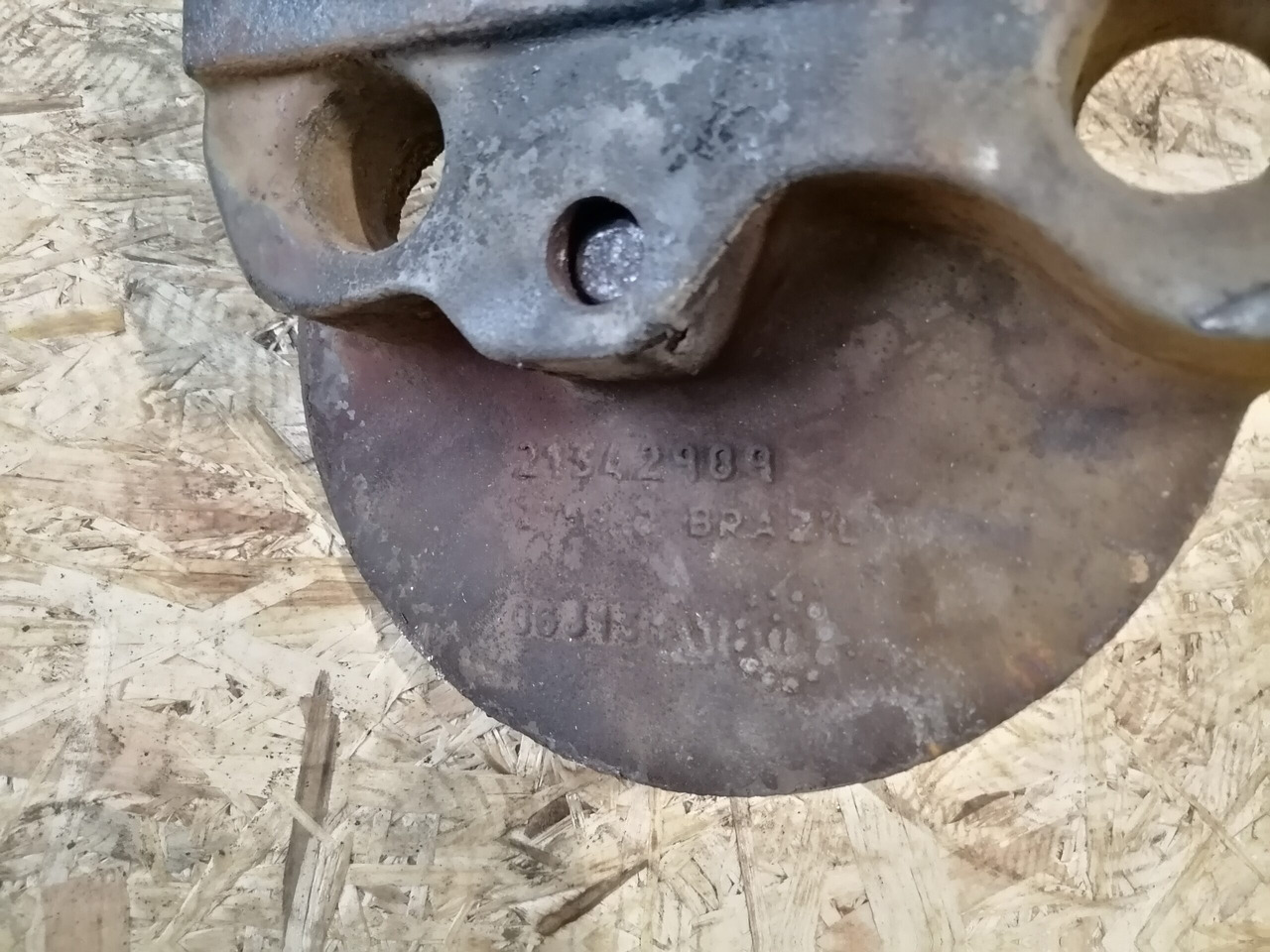 Volvo Air spring bracket 21342989 - Въздушно окачване за Камион: снимка 4 Volvo Air spring bracket 21342989 - Въздушно окачване за Камион: снимка 4