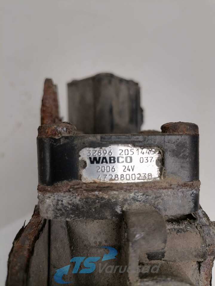 Volvo Air suspension control valve, ECAS 2051445 - Спирачен клапан за Камион: снимка 3 Volvo Air suspension control valve, ECAS 2051445 - Спирачен клапан за Камион: снимка 3