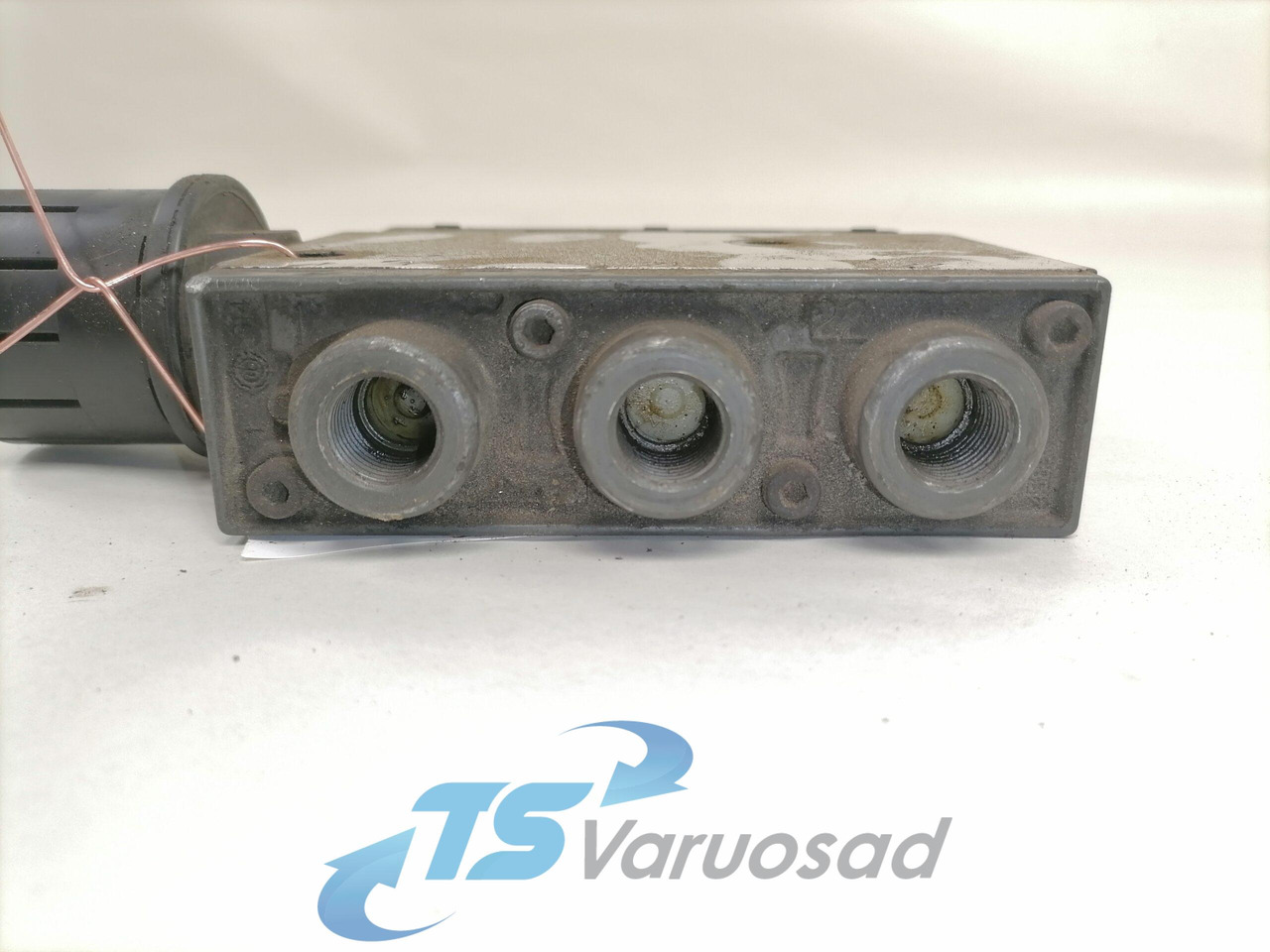Volvo Air suspension control valve, ECAS 3944716 - Спирачен клапан за Камион: снимка 2 Volvo Air suspension control valve, ECAS 3944716 - Спирачен клапан за Камион: снимка 2