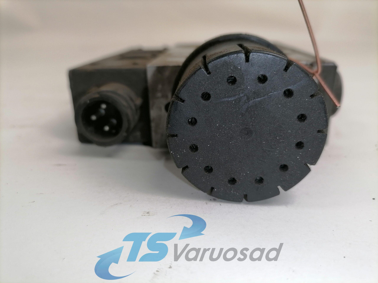 Volvo Air suspension control valve, ECAS 3944716 - Спирачен клапан за Камион: снимка 4 Volvo Air suspension control valve, ECAS 3944716 - Спирачен клапан за Камион: снимка 4