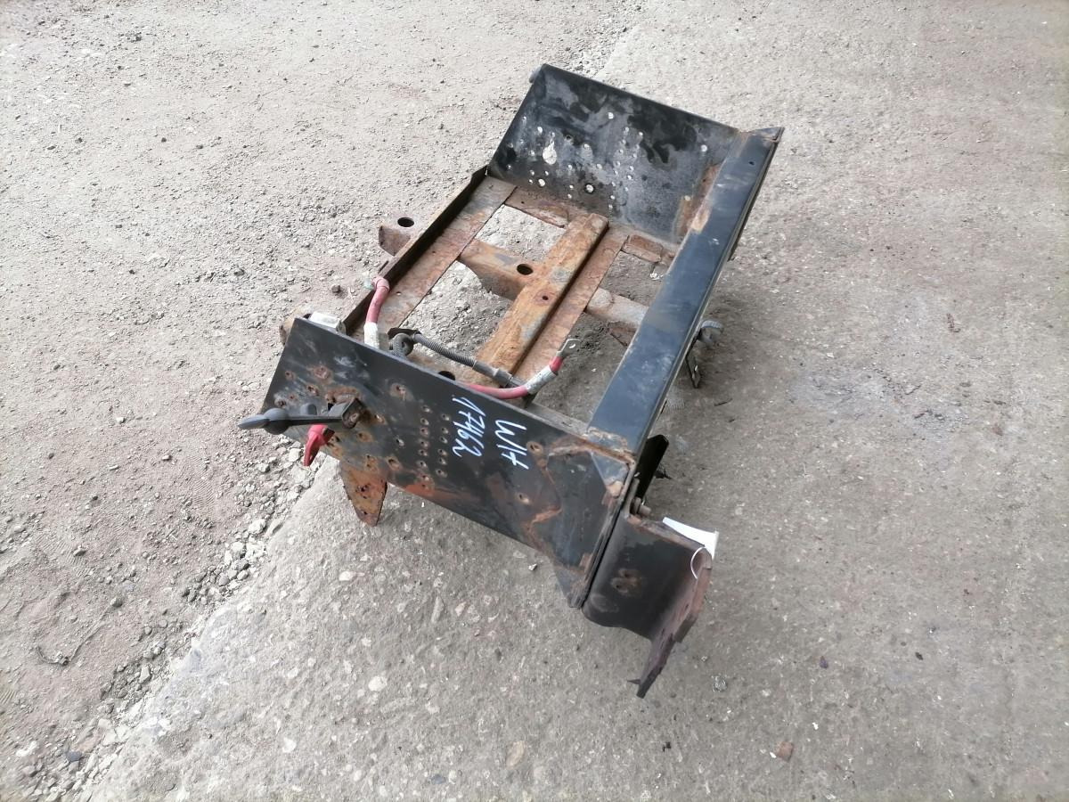 Volvo Battery box 21042654 - Акумулатор за Камион: снимка 5 Volvo Battery box 21042654 - Акумулатор за Камион: снимка 5
