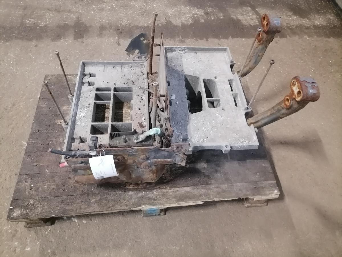 Volvo Battery box 22003951 - Акумулатор за Камион: снимка 3 Volvo Battery box 22003951 - Акумулатор за Камион: снимка 3