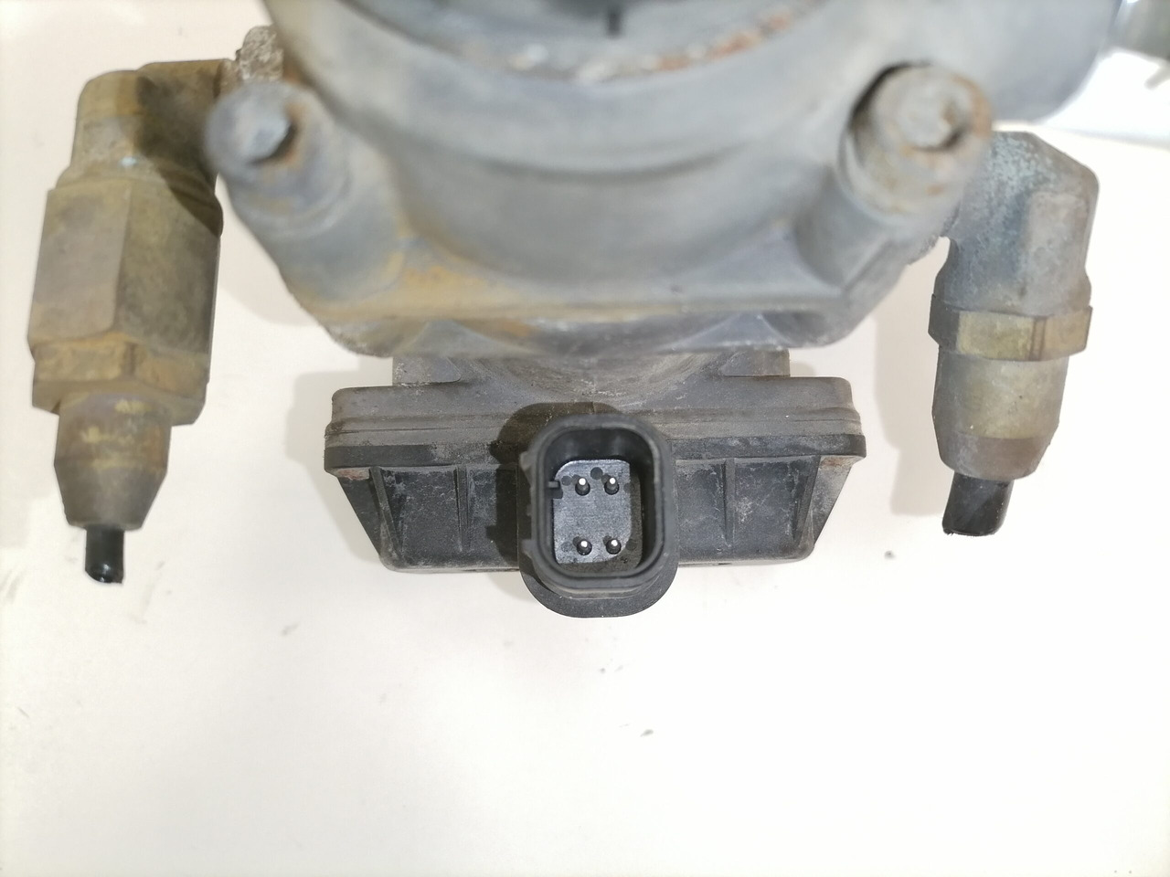 Volvo Brake pressure control 3986374 - Спирачен клапан за Камион: снимка 4 Volvo Brake pressure control 3986374 - Спирачен клапан за Камион: снимка 4