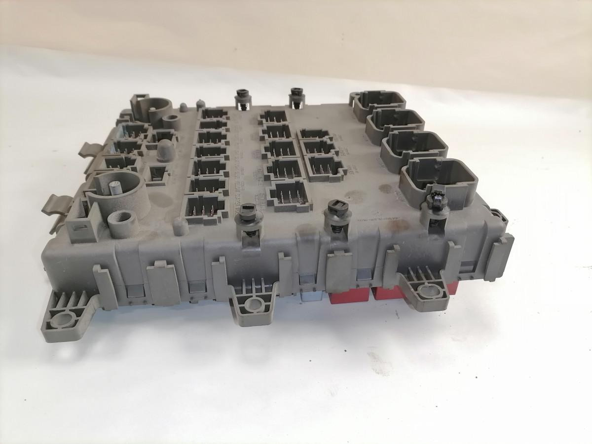 Volvo Central electric unit 5010590677 - Предпазител за Камион: снимка 3 Volvo Central electric unit 5010590677 - Предпазител за Камион: снимка 3