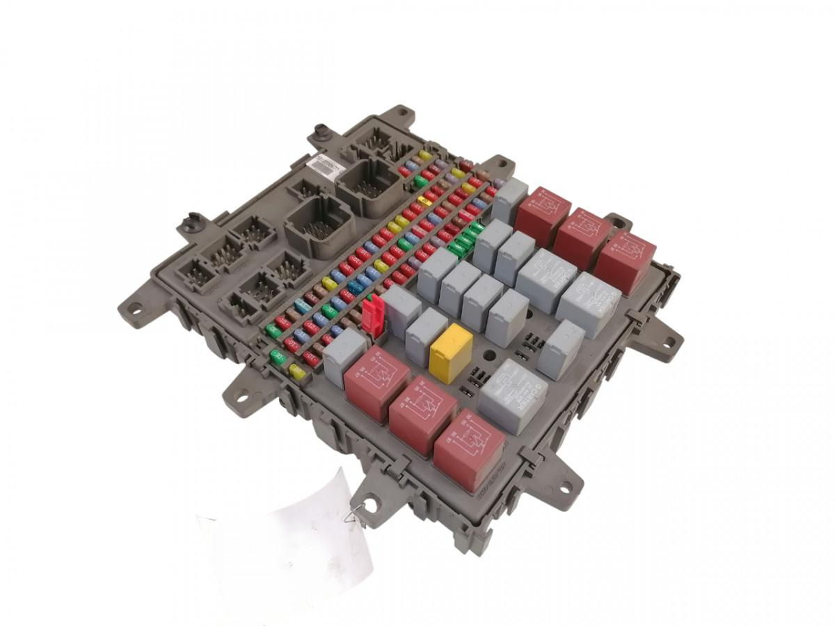 Volvo Central electric unit 5010590677 - Предпазител за Камион: снимка 1 Volvo Central electric unit 5010590677 - Предпазител за Камион: снимка 1