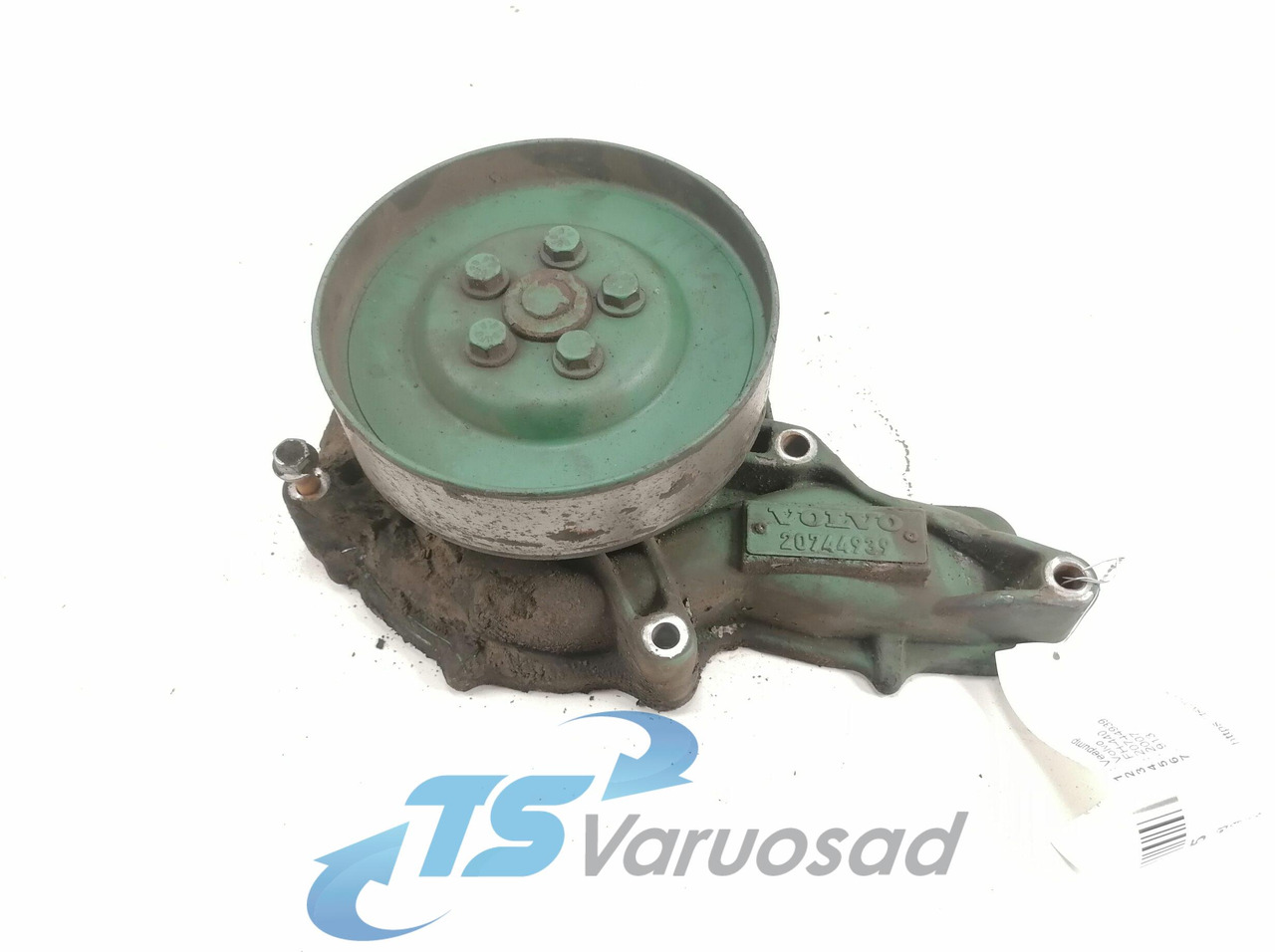 Volvo Cooling pump 20744939 - Помпа за охлаждаща течност за Камион: снимка 1 Volvo Cooling pump 20744939 - Помпа за охлаждаща течност за Камион: снимка 1