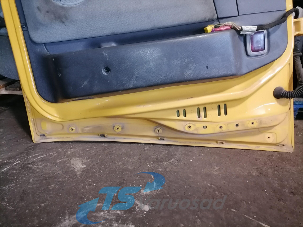 Volvo Door 20360542 - Врата и части за Камион: снимка 4 Volvo Door 20360542 - Врата и части за Камион: снимка 4