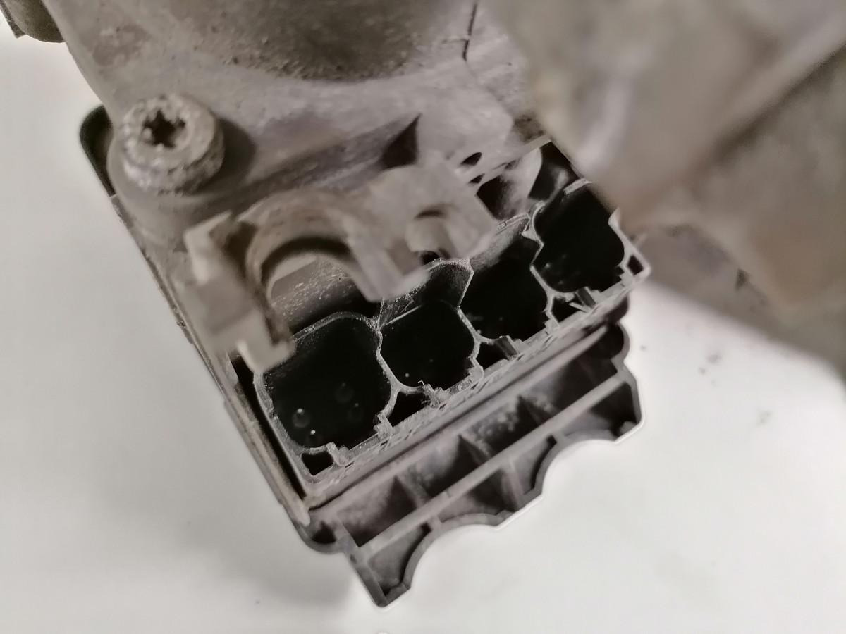 Volvo EBS brake valve 21114974 - Спирачен клапан за Камион: снимка 4 Volvo EBS brake valve 21114974 - Спирачен клапан за Камион: снимка 4