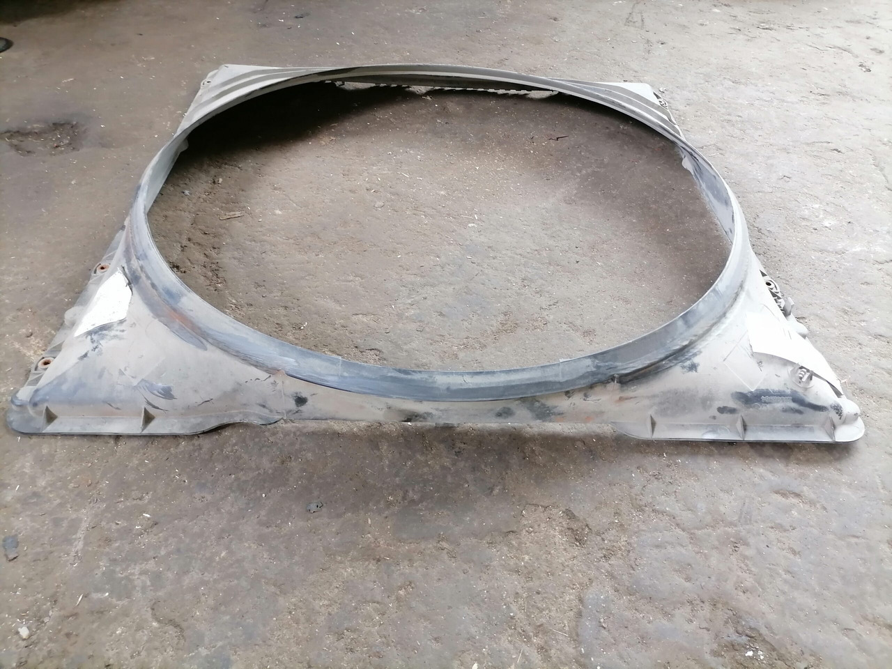 Volvo Fan shroud 20804602 - Радиатор за Камион: снимка 3 Volvo Fan shroud 20804602 - Радиатор за Камион: снимка 3