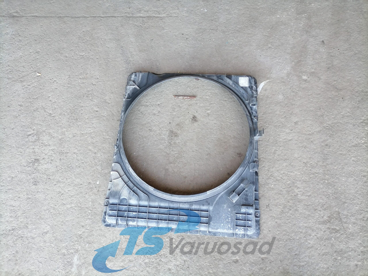 Volvo Fan shroud 22060183 - Радиатор за Камион: снимка 1 Volvo Fan shroud 22060183 - Радиатор за Камион: снимка 1