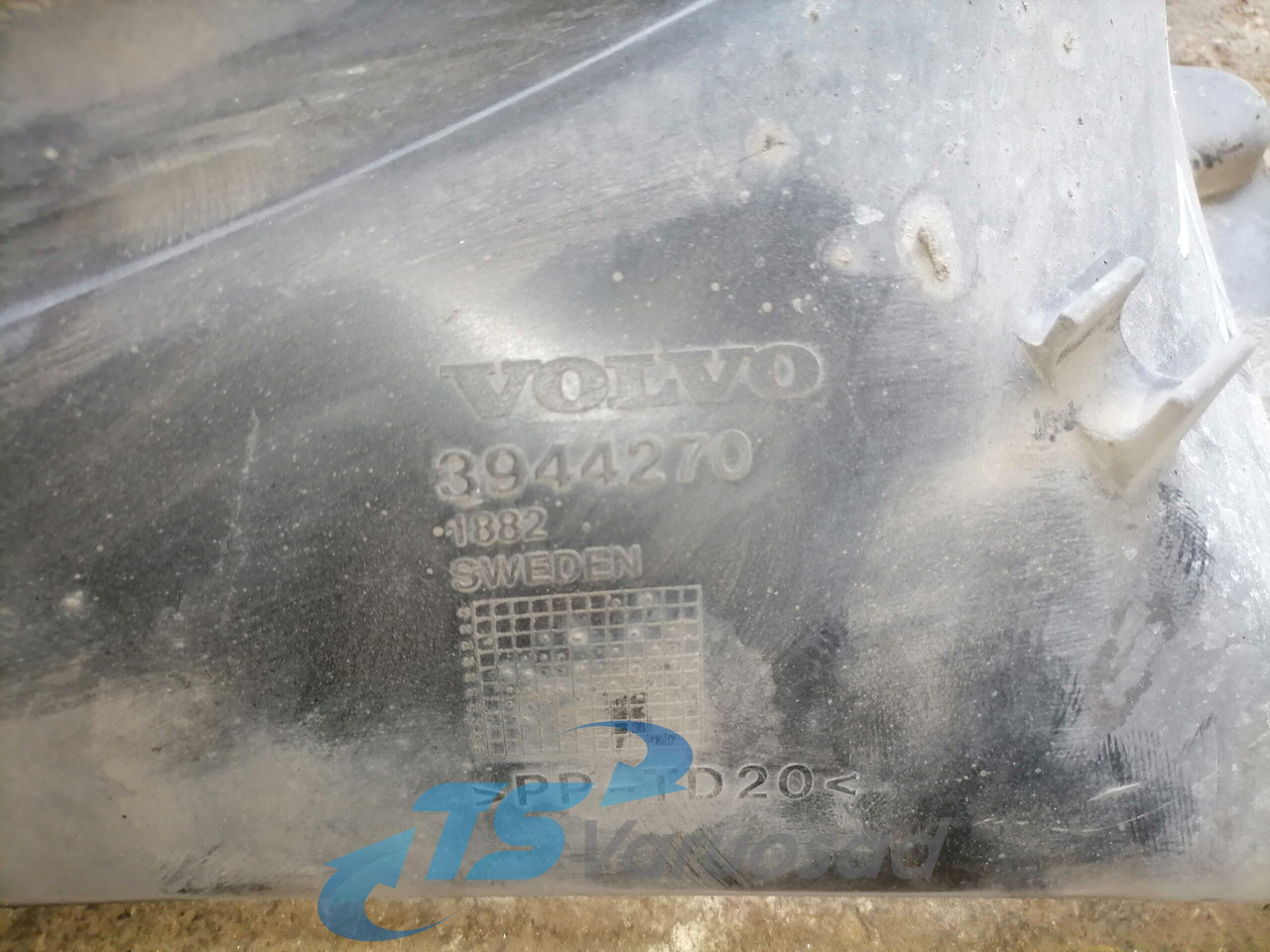 Volvo Fan shroud 3944270 - Радиатор за Камион: снимка 3 Volvo Fan shroud 3944270 - Радиатор за Камион: снимка 3