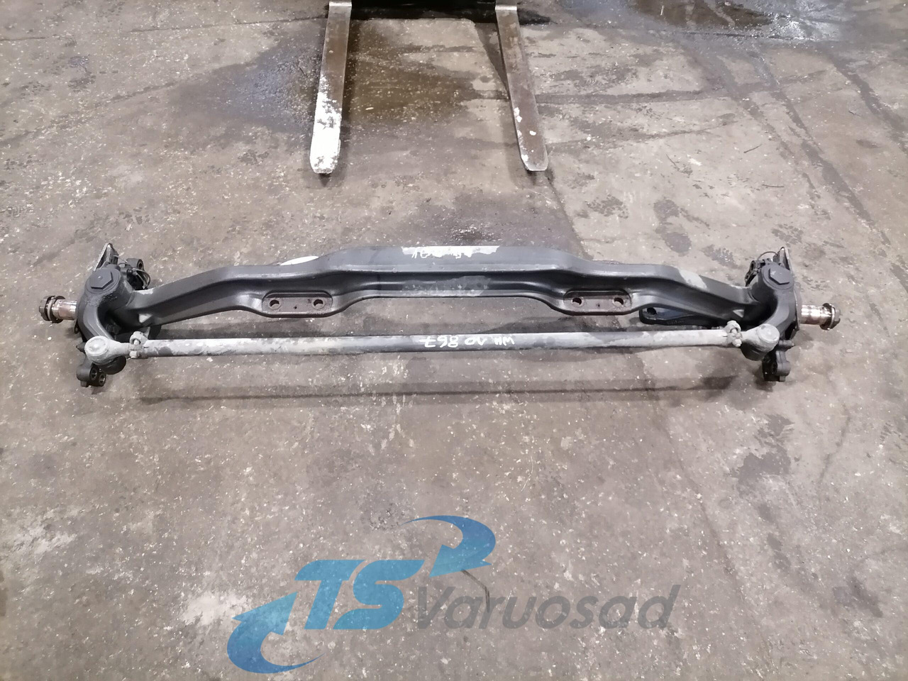 Volvo First axel housing 22208213 - Предна ос за Камион: снимка 1 Volvo First axel housing 22208213 - Предна ос за Камион: снимка 1