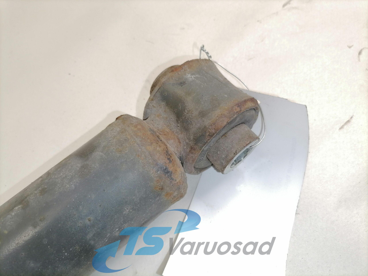 Volvo First axel shock absorber 21866530 - Амортизатор за Камион: снимка 3 Volvo First axel shock absorber 21866530 - Амортизатор за Камион: снимка 3