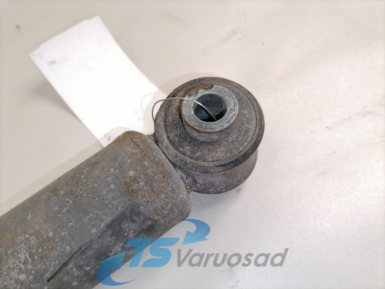 Volvo First axel shock absorber 21866530 - Амортизатор за Камион: снимка 3 Volvo First axel shock absorber 21866530 - Амортизатор за Камион: снимка 3